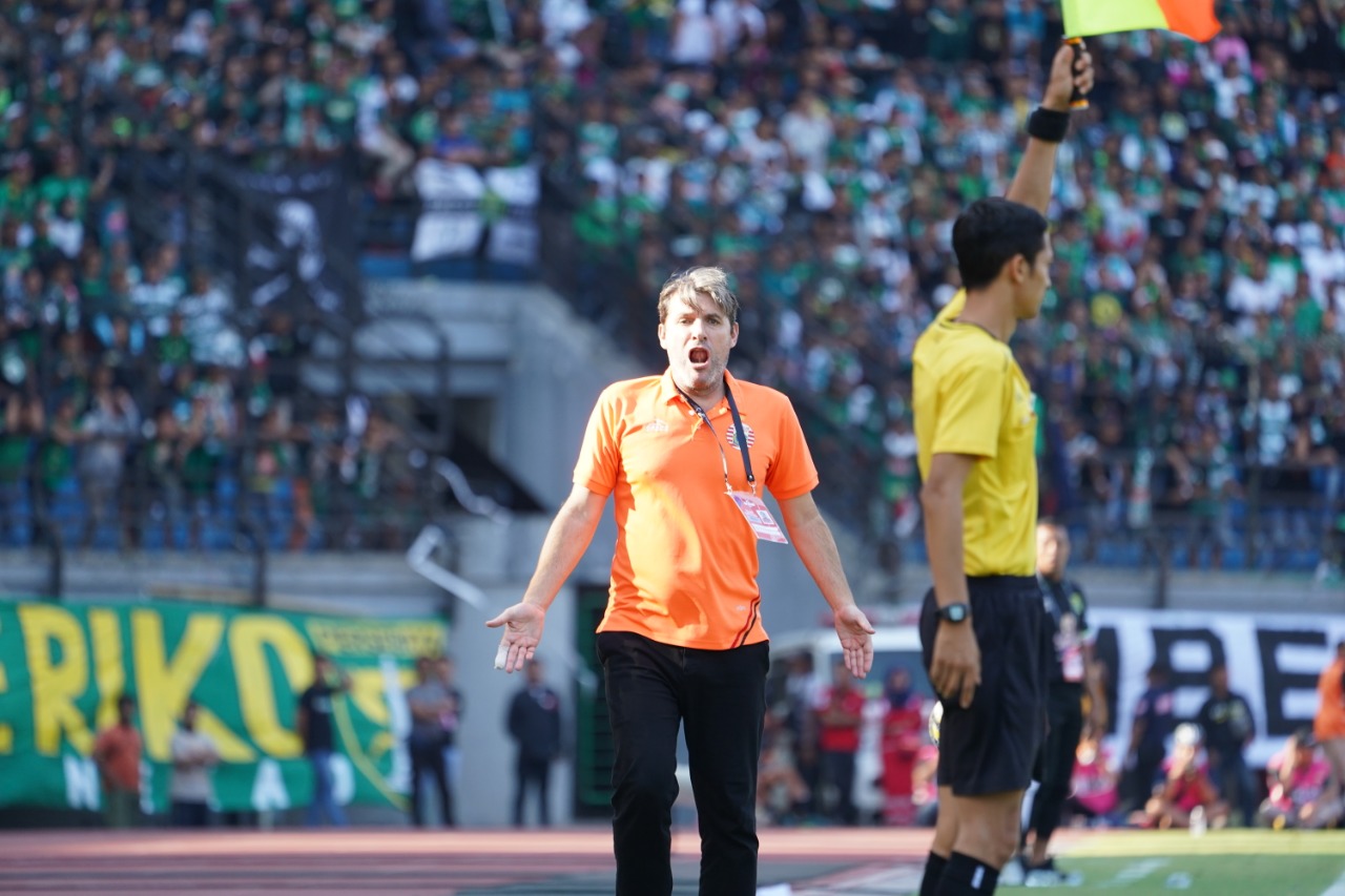 BANUELOS SYUKURI HASIL IMBANG DARI PERSEBAYA