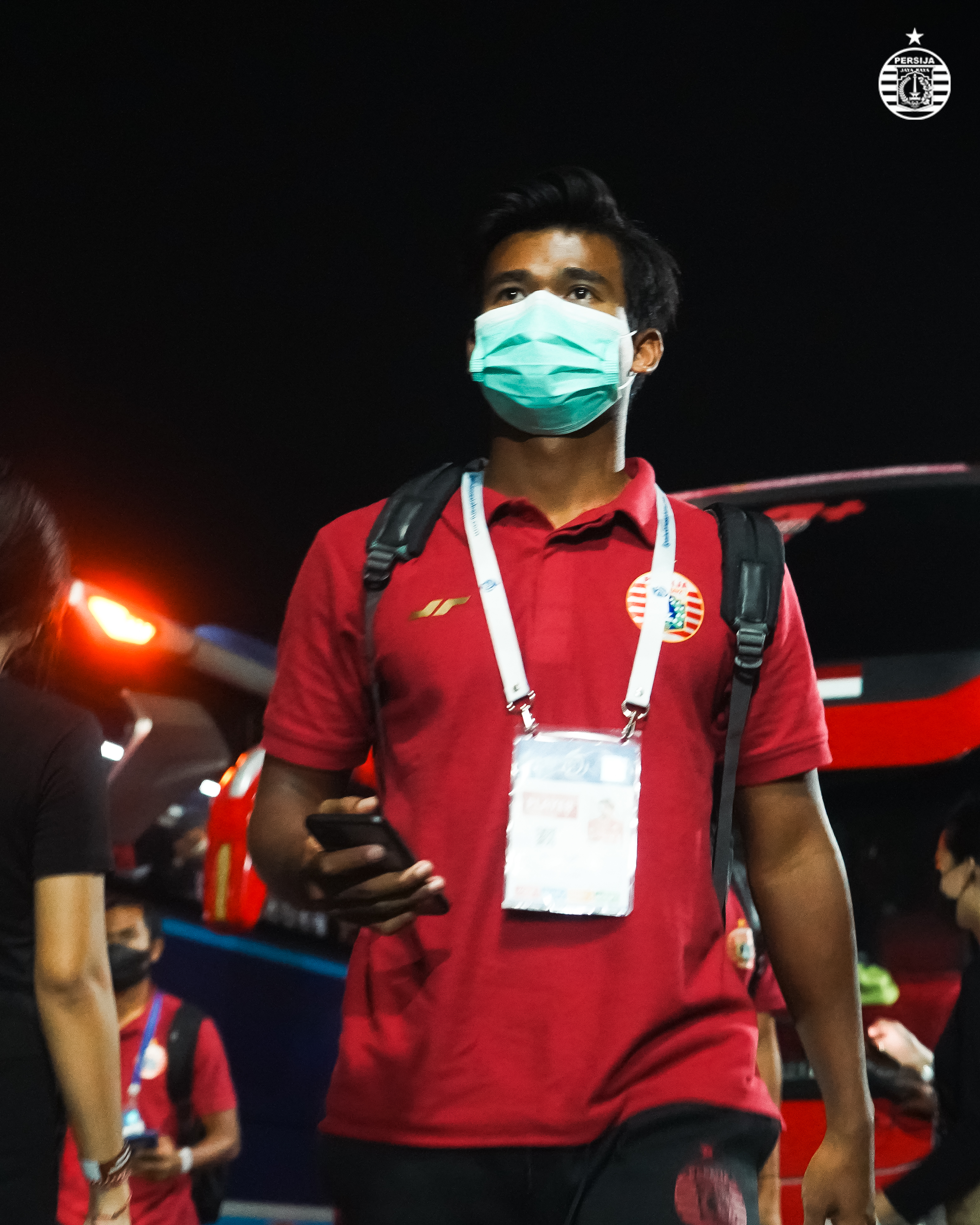 Irfan Jauhari, hadir di Stadion Ngurah Rai Denpasar dengan protokol kesehatan ketat.