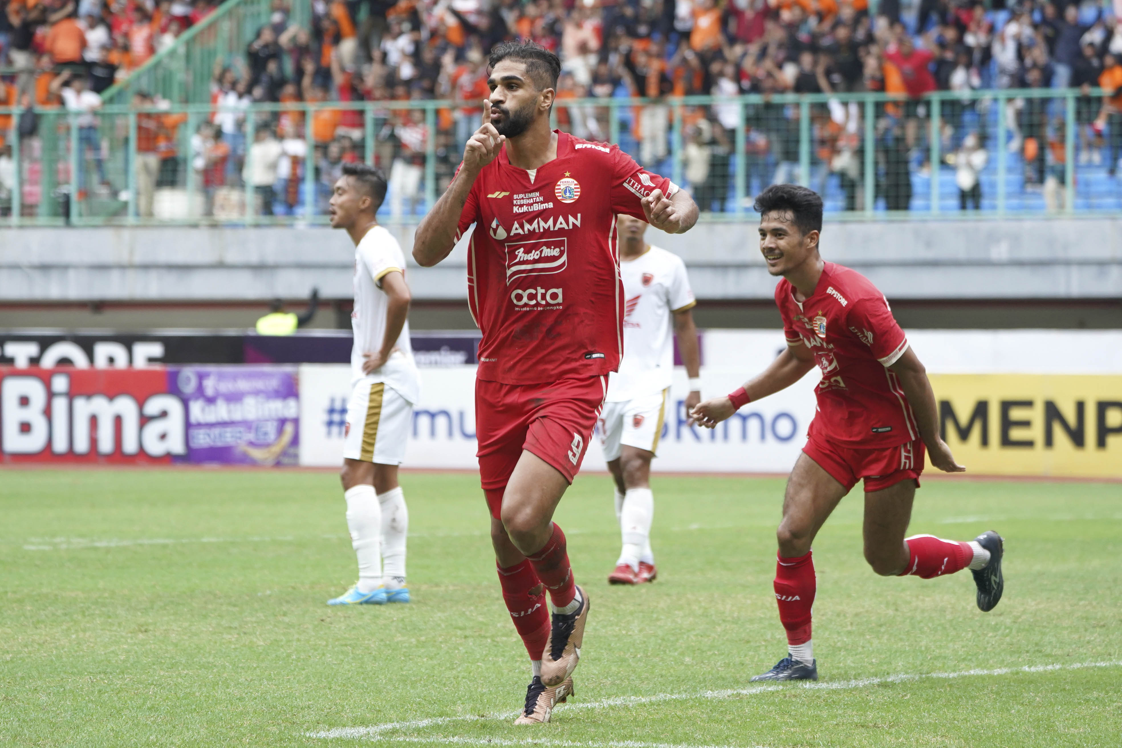 REVIEW PERSIJA VS PSM: MENANG 4-2,MACAN KEMAYORAN PUNCAKI KLASEMEN