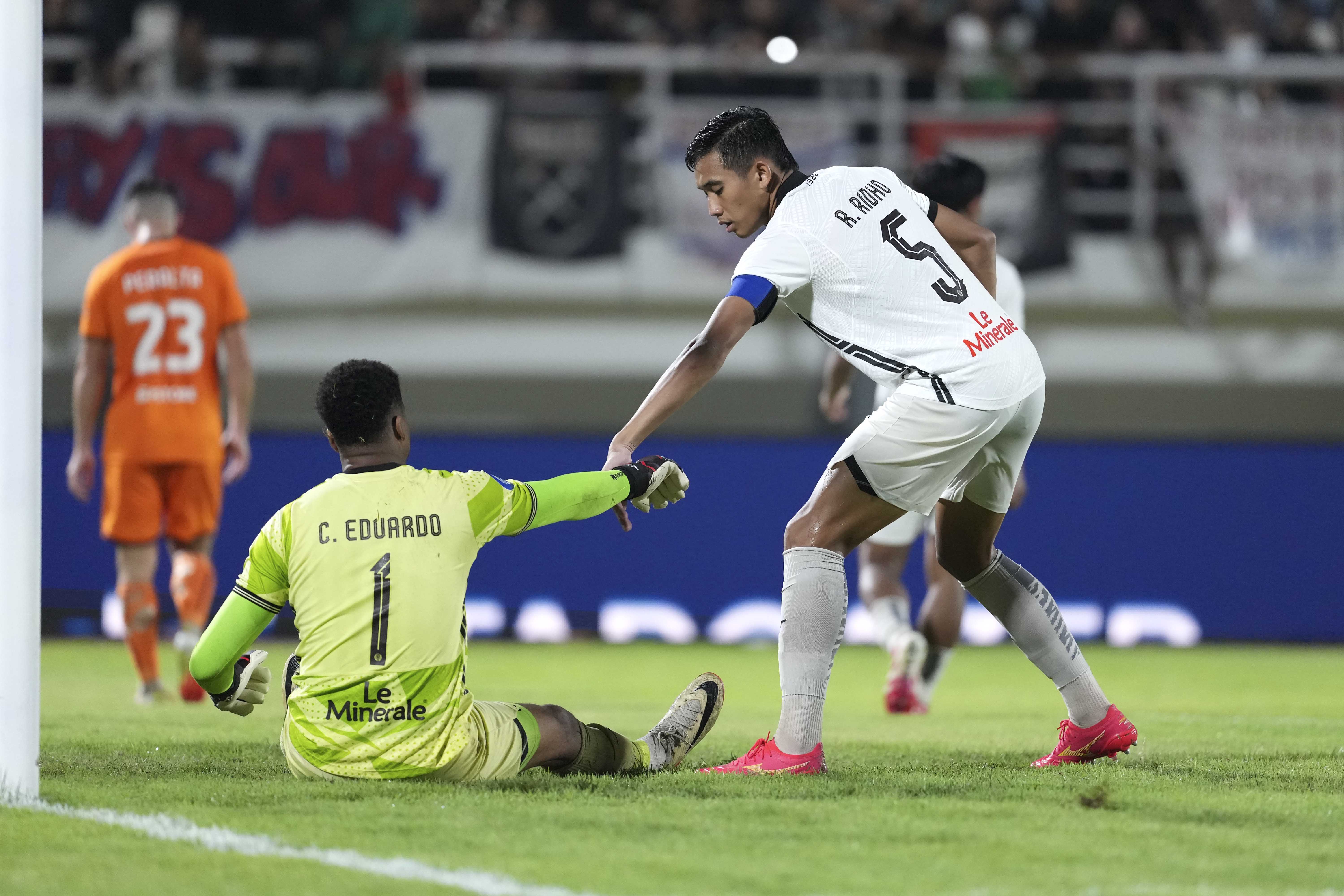 RIZKY RIDHO CS. TERIMA KEKALAHAN