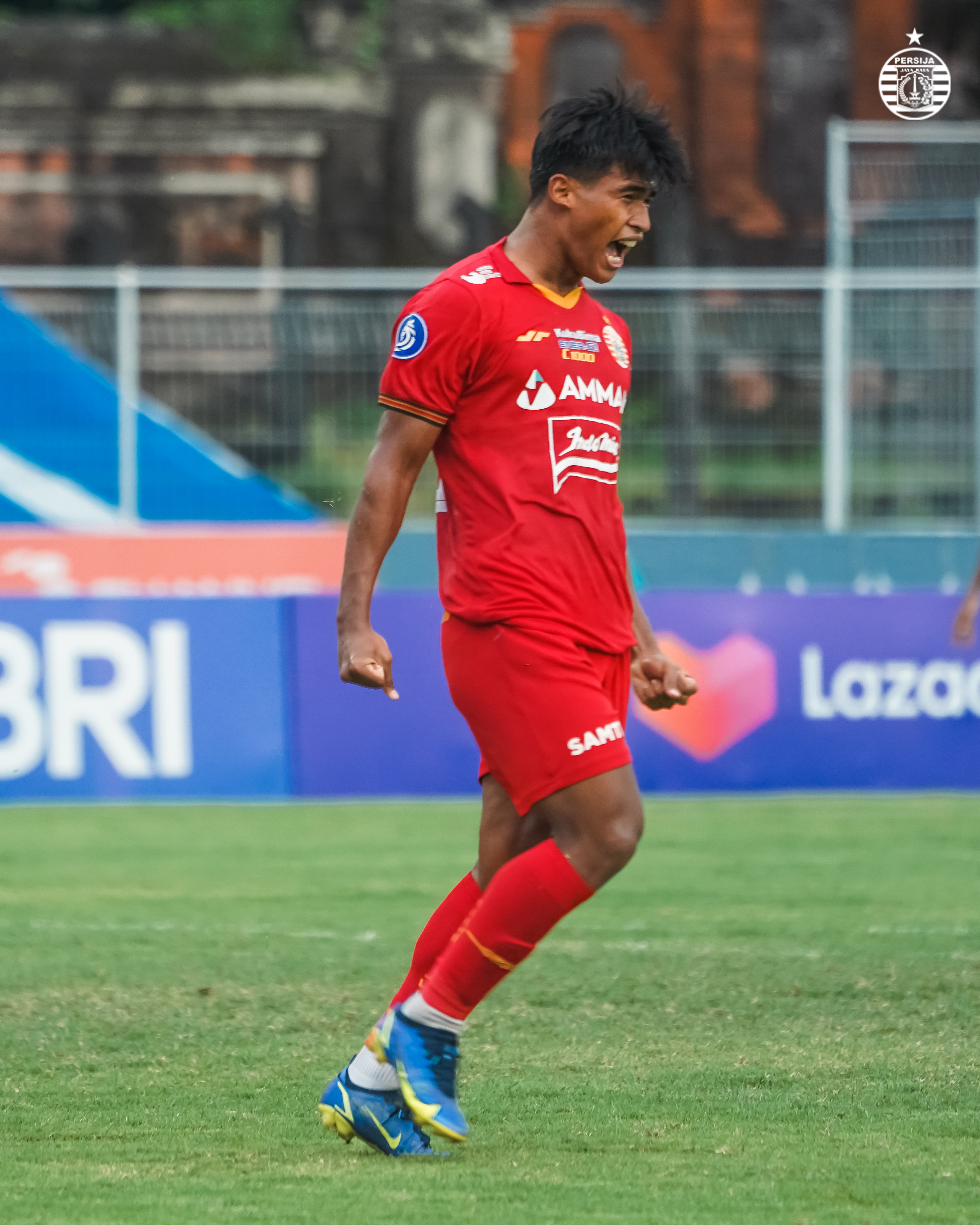 Irfan Jauhari, kembali tampil impresif dengan mencetak gol kedua bagi Persija Jakarta.