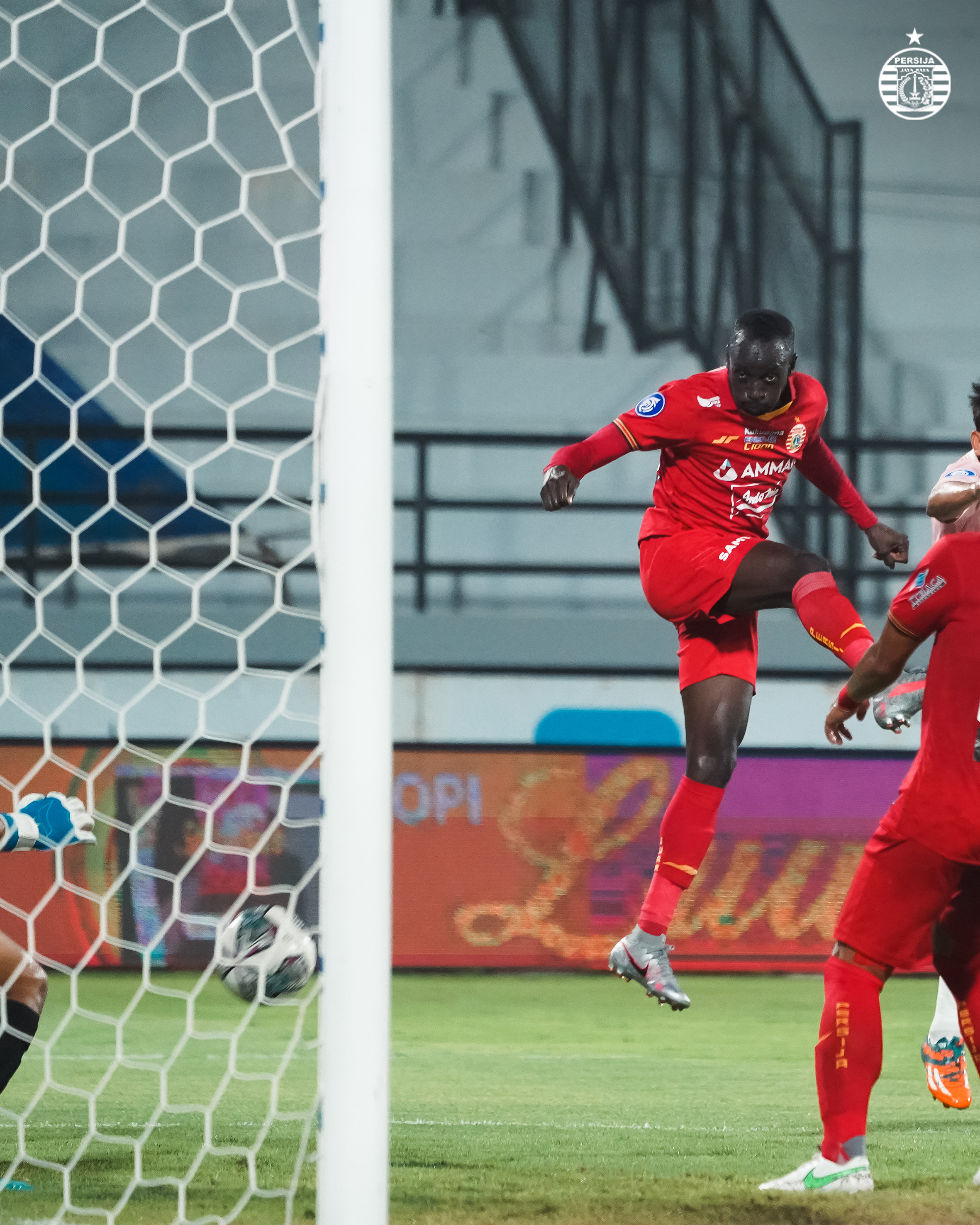 Tandukan Makan Konate, gol bola udara membalas gol cepat Youssef Ezzejjari.