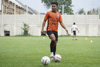 KOMBINASIKAN LATIHAN FISIK DAN TAKTIKAL JELANG HADAPI BHAYANGKARA FC