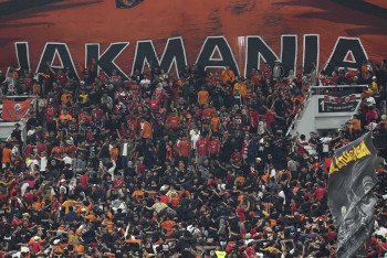 MAURICIO PERCAYA DIRI SAMBUT GEMA DARI TRIBUNE