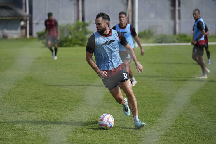 JORDI AMAT BERBICARA KARAKTERNYA DI RUANG GANTI
