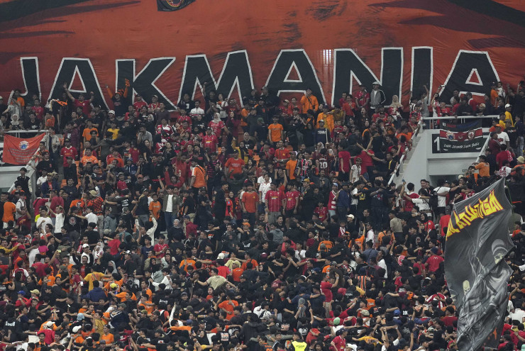 MAURICIO PERCAYA DIRI SAMBUT GEMA DARI TRIBUNE